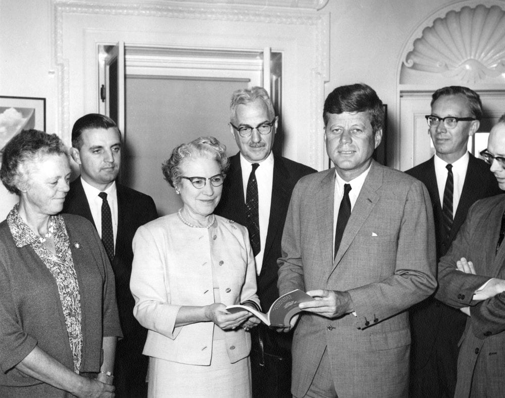 JFKWHP-AR8163-B Photo of President with Minnesota Attorney General in 1963